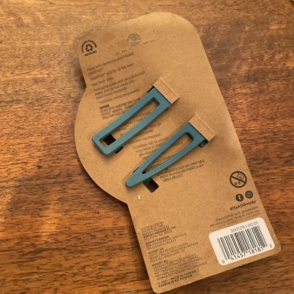 FREE Hair Clips - Picture 3 of 3